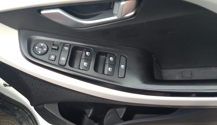 2023 Hyundai Creta SX 1.5 PETROL, Petrol, Manual, 67,393 km, Driver Side Door Panel Controls