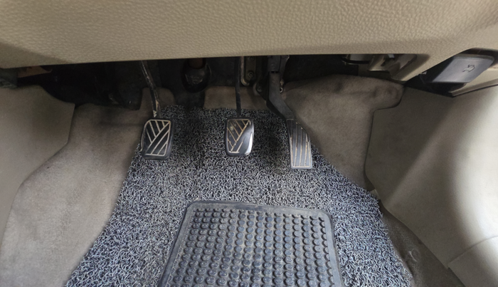 2013 Maruti Swift Dzire VDI, Diesel, Manual, 97,230 km, Pedals