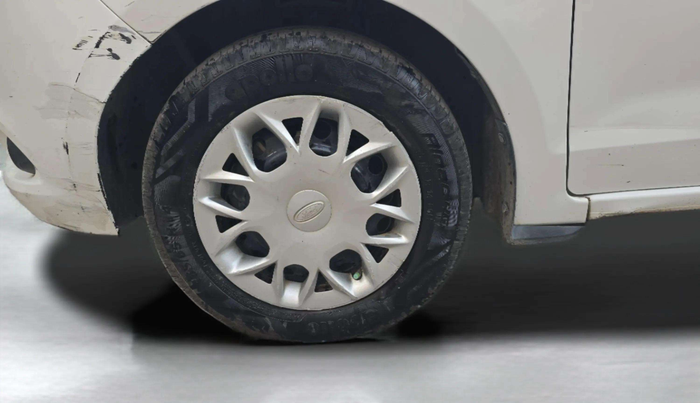 2016 Ford New Figo AMBIENTE 1.2 PETROL, Petrol, Manual, 95,408 km, Left Front Wheel