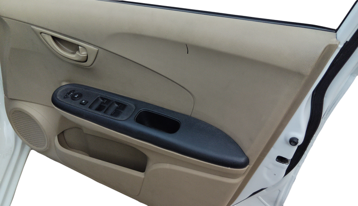 2016 Honda Amaze 1.2L I-VTEC S, Petrol, Manual, 57,735 km, Driver Side Door Panel Controls