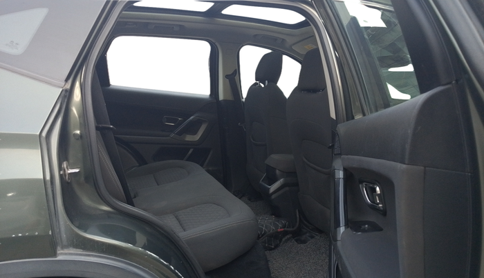 2020 Tata Harrier XT PLUS 2.0L KRYOTEC, Diesel, Manual, 1,14,216 km, Right Side Rear Door Cabin
