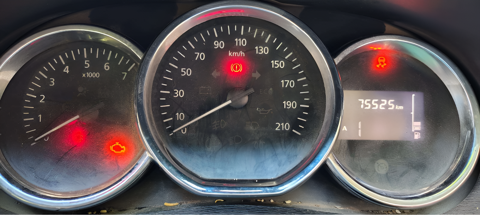 2017 Nissan Terrano XV D PREMIUM AMT, Diesel, Automatic, 75,425 km, Odometer Image