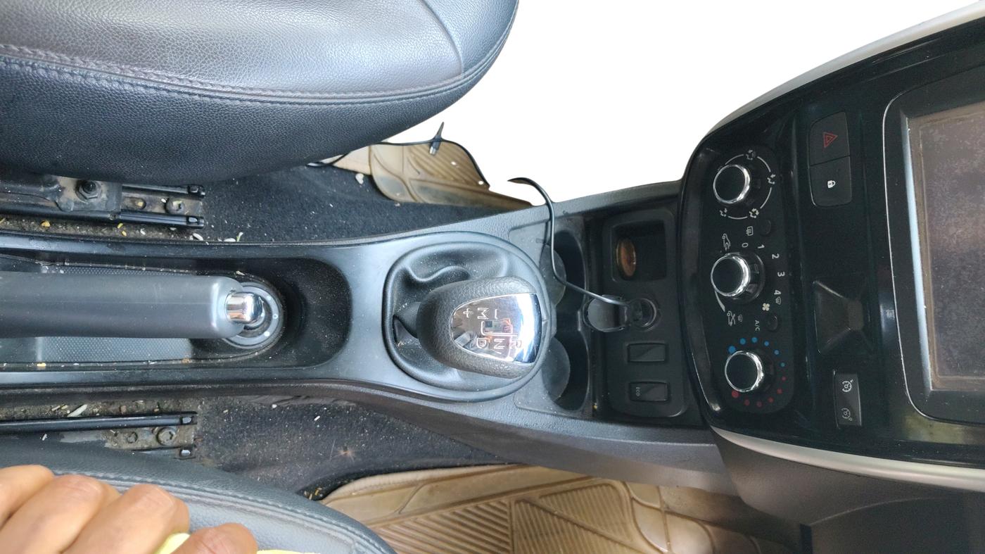 2017 Nissan Terrano XV D PREMIUM AMT, Diesel, Automatic, 75,425 km, Gear Lever