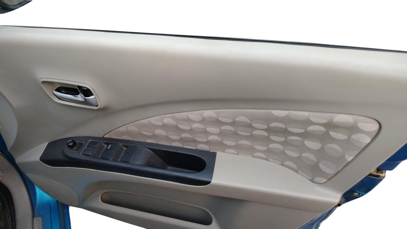 2015 Maruti Celerio ZDI, Diesel, Manual, 64,471 km, Driver Side Door Panel Controls
