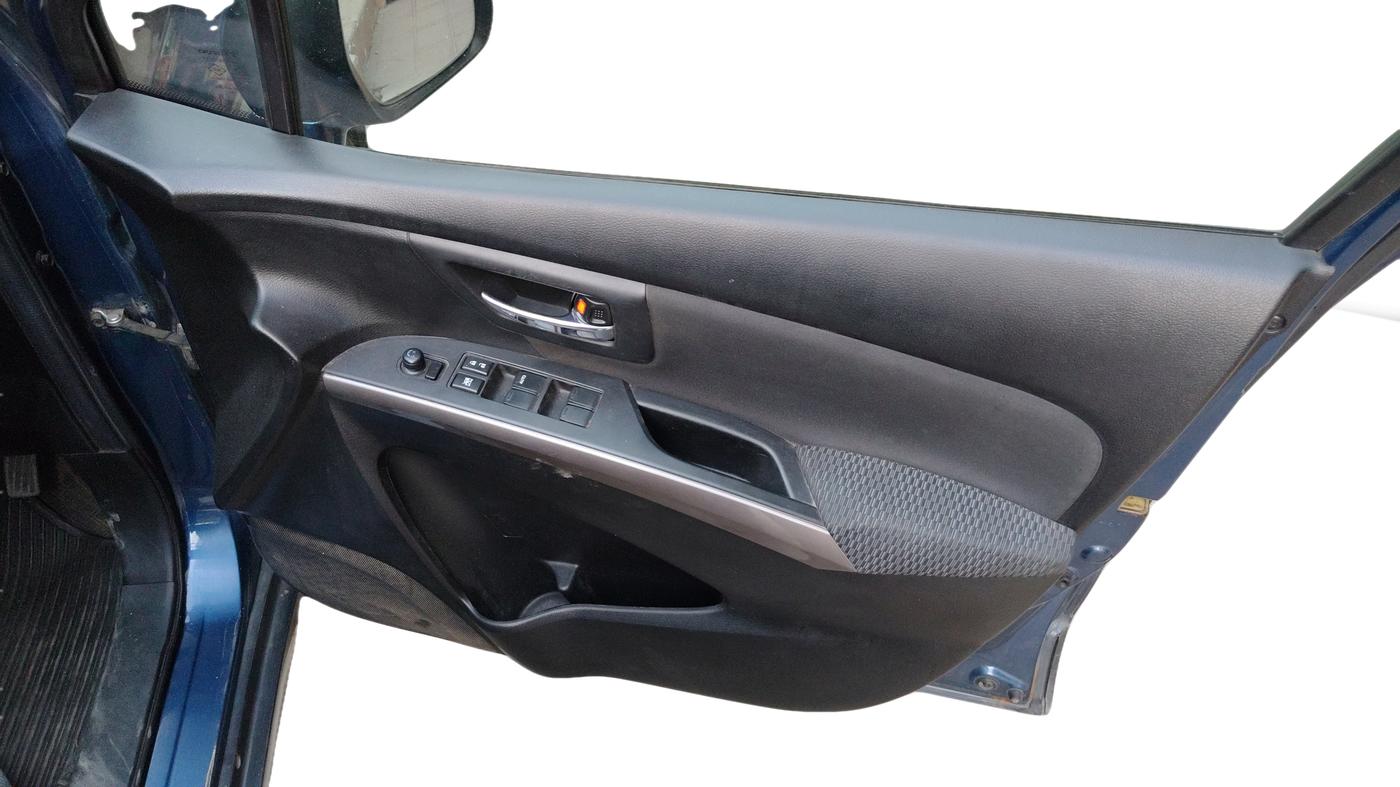 2019 Maruti S Cross DELTA 1.3, Diesel, Manual, 38,290 km, Driver Side Door Panel Controls