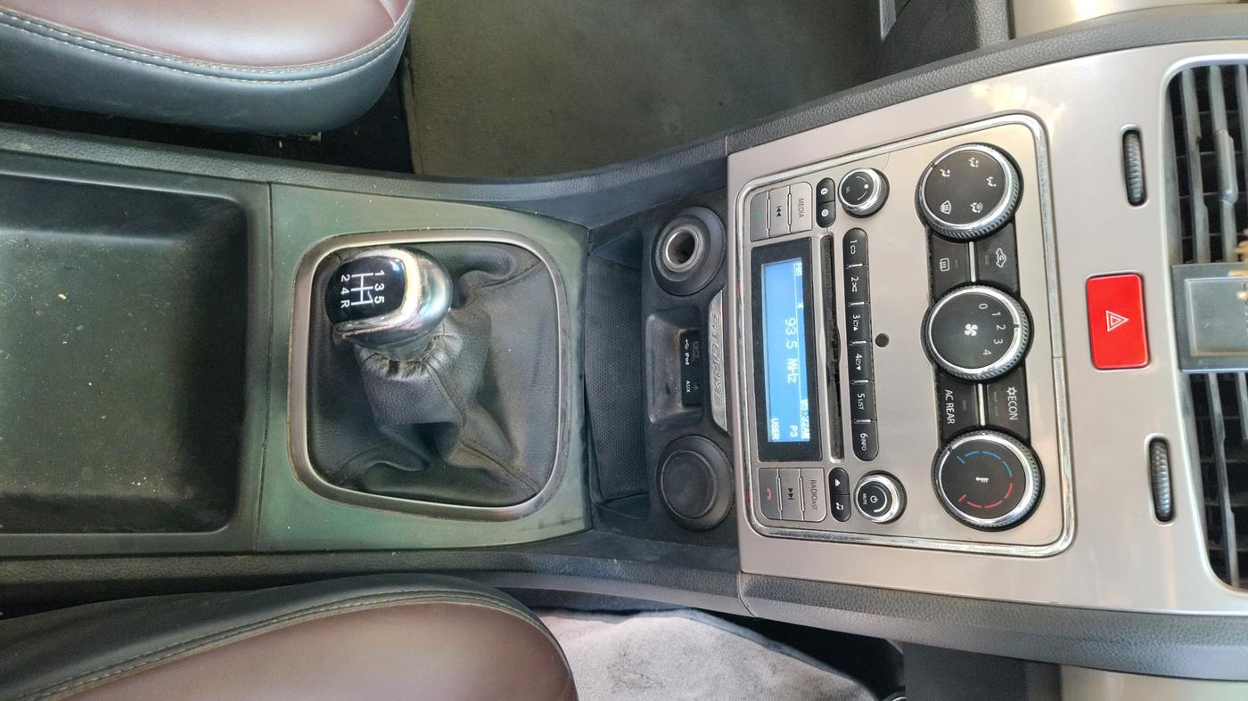 2015 Tata Safari Storme 2.2 EX 4X2, Diesel, Manual, 1,07,747 km, Gear Lever