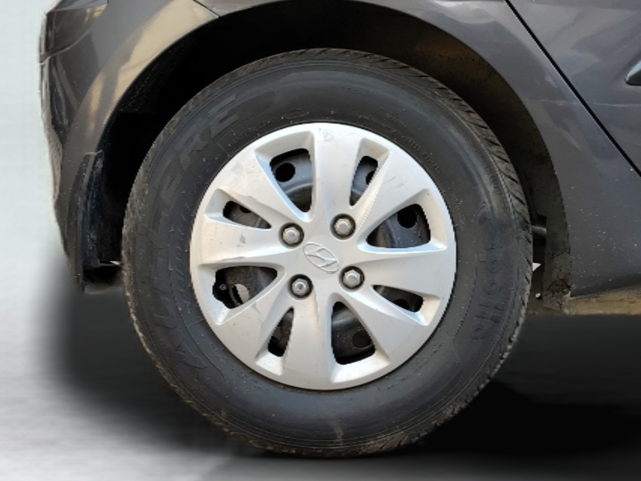 2012 Hyundai i10 MAGNA 1.2, Petrol, Manual, 67,610 km, Right Rear Wheel