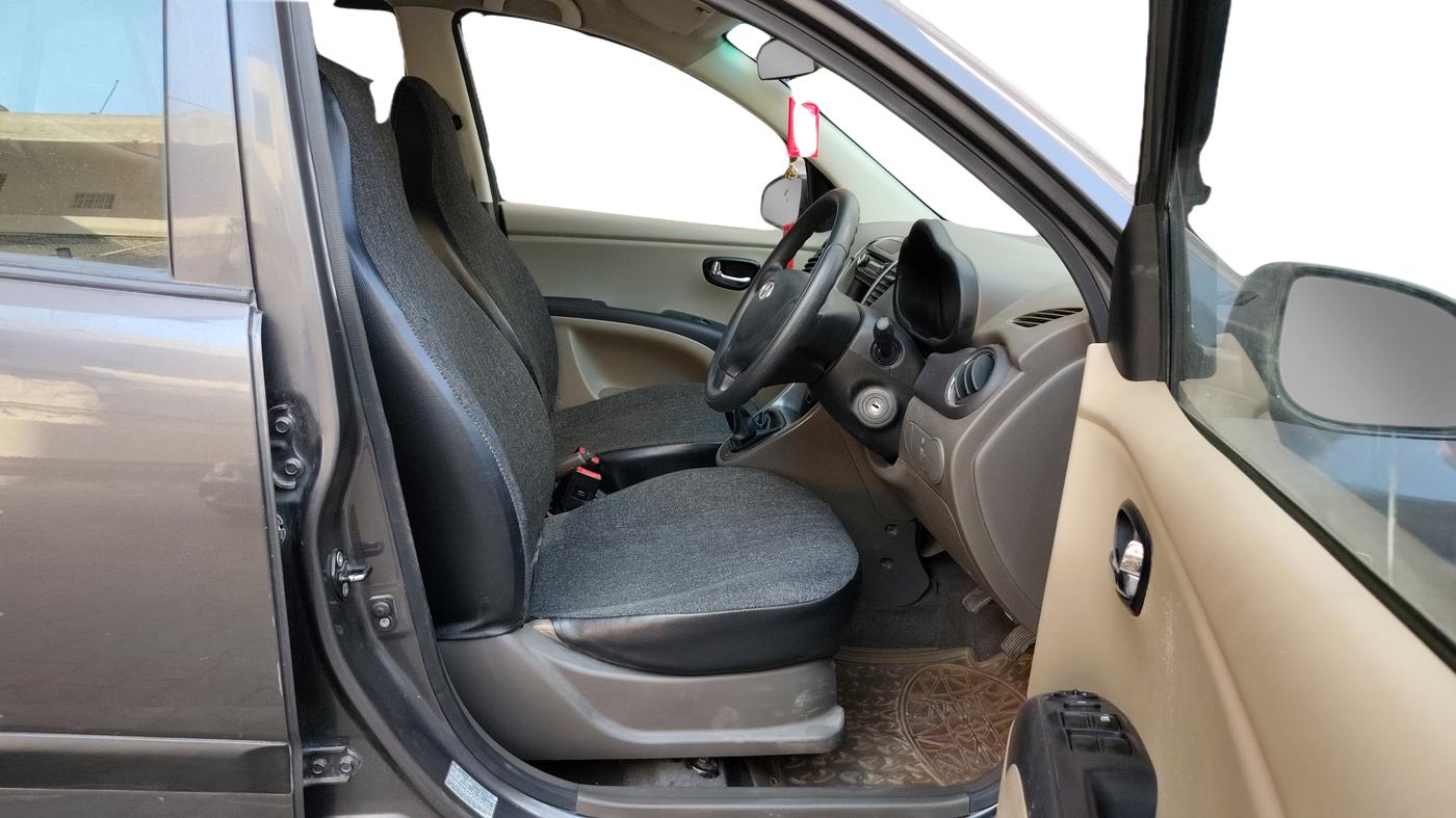 2012 Hyundai i10 MAGNA 1.2, Petrol, Manual, 67,610 km, Right Side Front Door Cabin