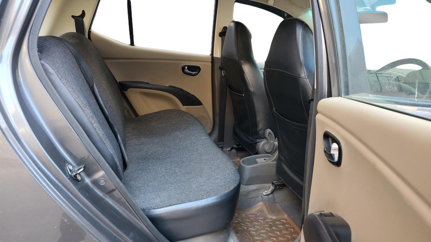 2012 Hyundai i10 MAGNA 1.2, Petrol, Manual, 67,610 km, Right Side Rear Door Cabin