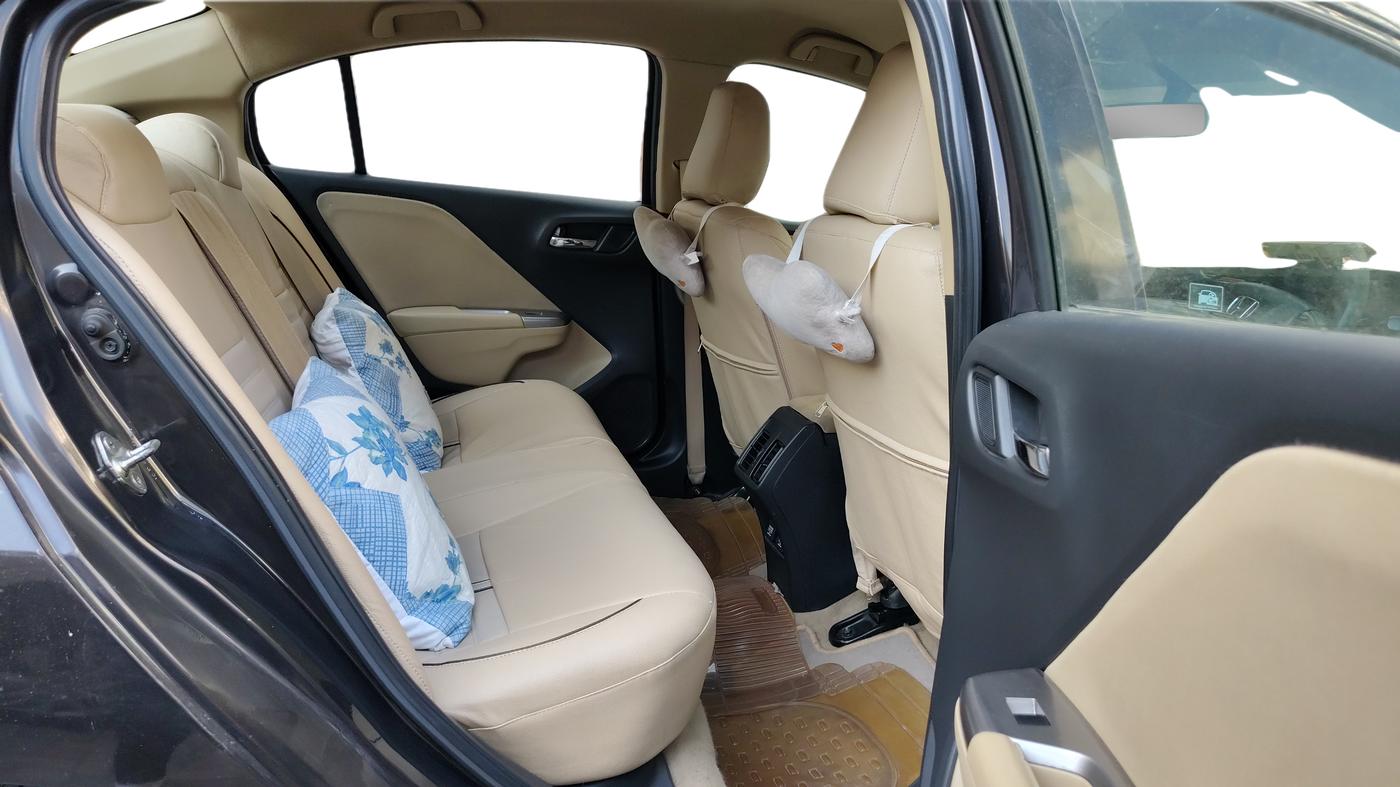 2015 Honda City 1.5L I-VTEC V MT, Petrol, Manual, 81,668 km, Right Side Rear Door Cabin