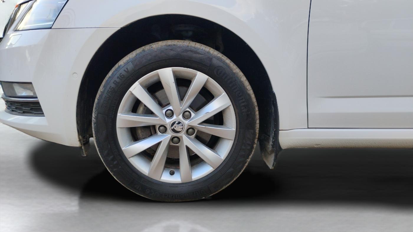 2019 Skoda Octavia 2.0 TDI L&K AT, Diesel, Automatic, 1,01,820 km, Left Front Wheel