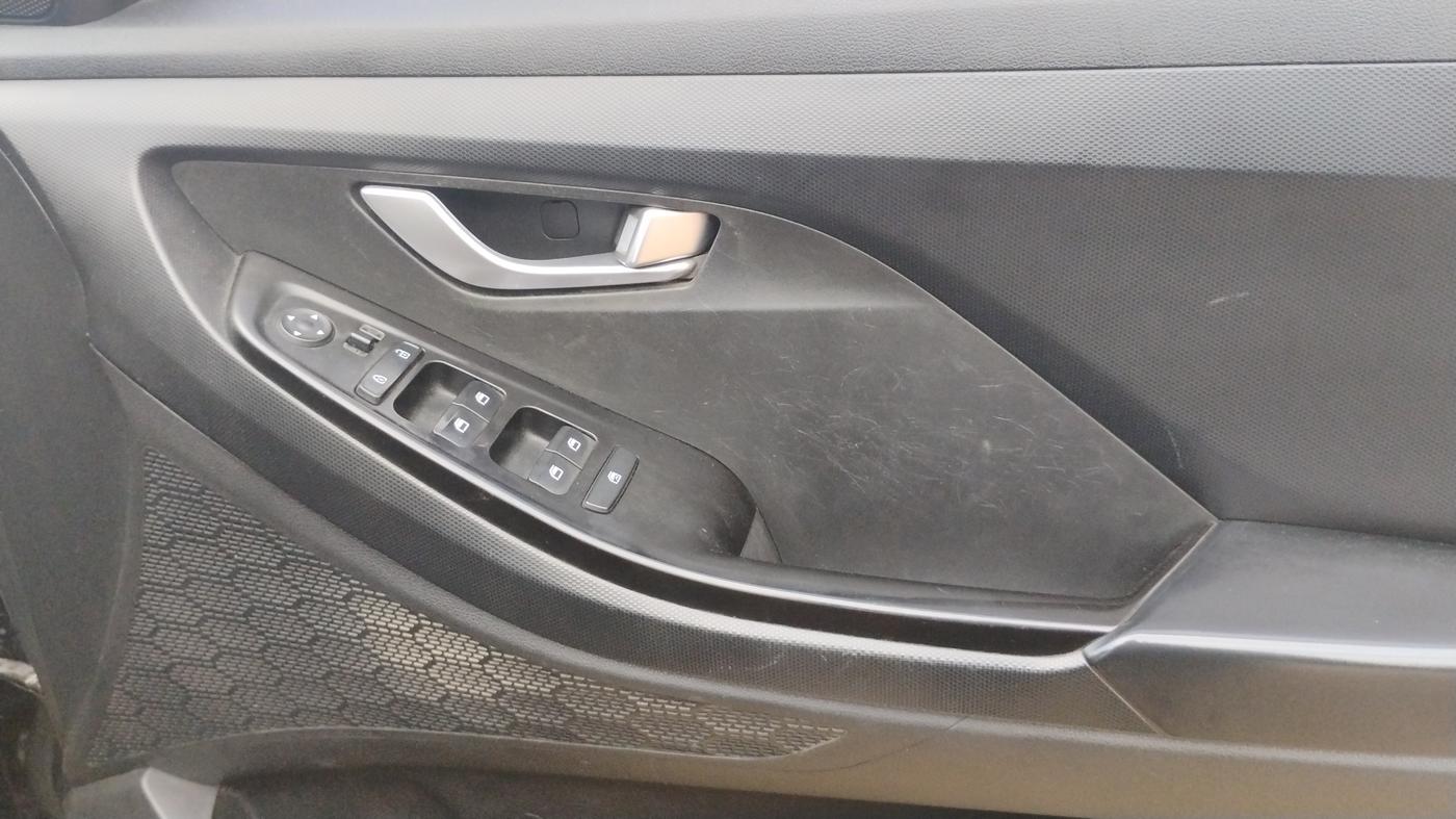 2022 Hyundai Creta S PLUS KNIGHT 1.5 DIESEL, Diesel, Manual, 74,000 km, Driver Side Door Panel Controls