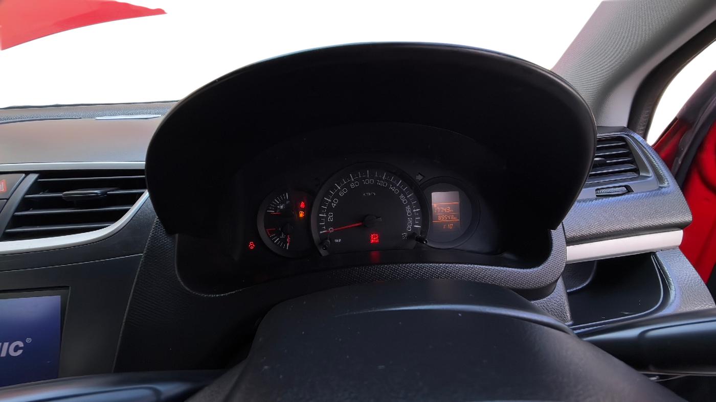 2017 Maruti Swift LXI (O), Petrol, Manual, 85,547 km, Odometer Image