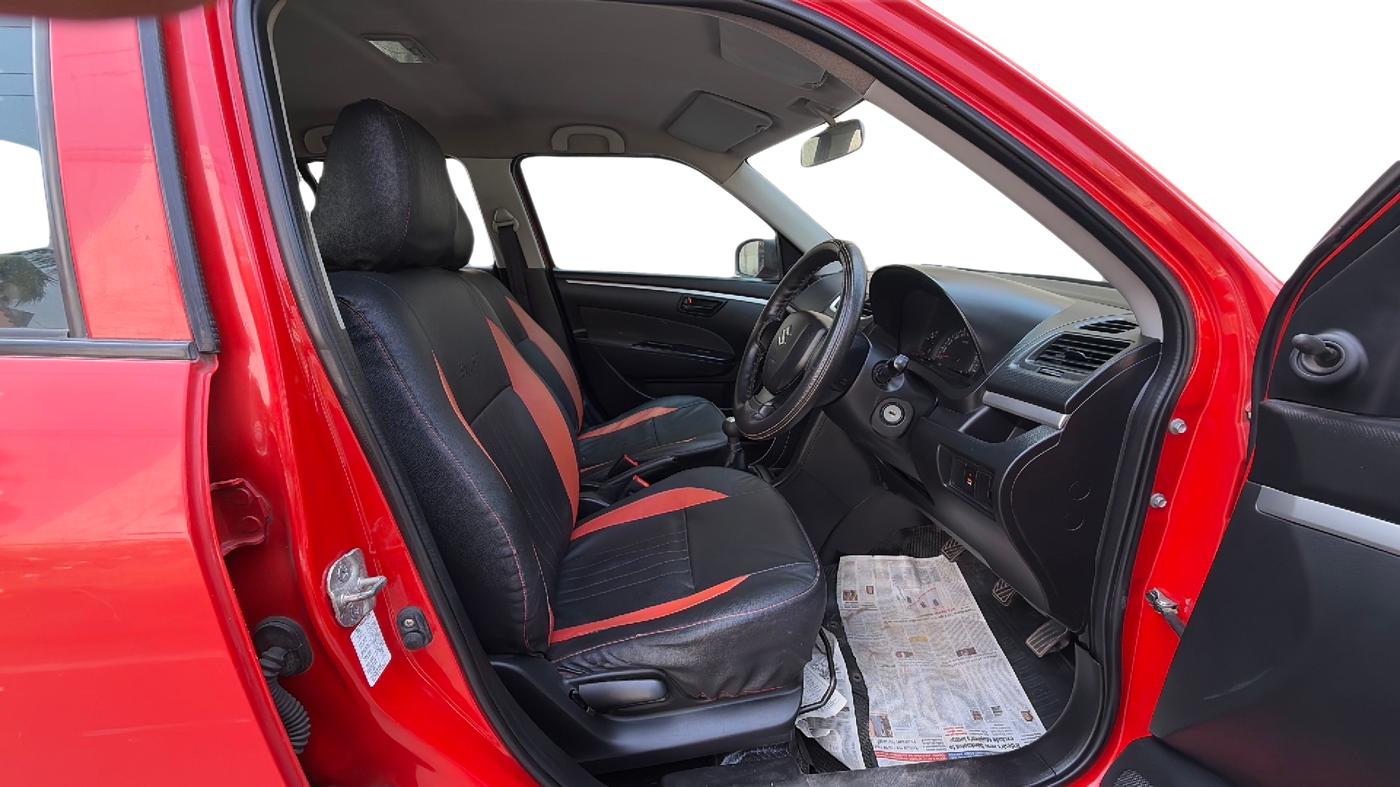 2017 Maruti Swift LXI (O), Petrol, Manual, 85,547 km, Right Side Front Door Cabin