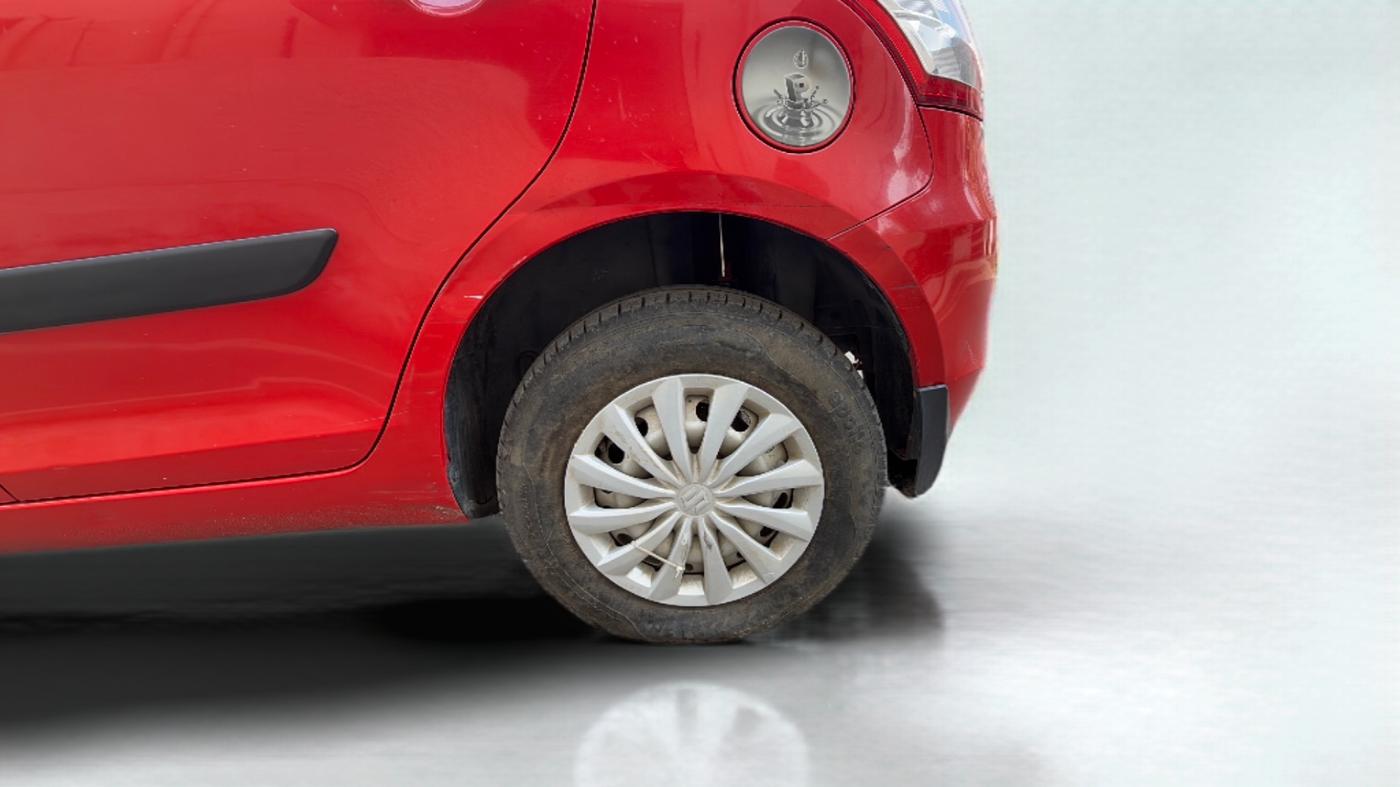 2017 Maruti Swift LXI (O), Petrol, Manual, 85,547 km, Left Rear Wheel