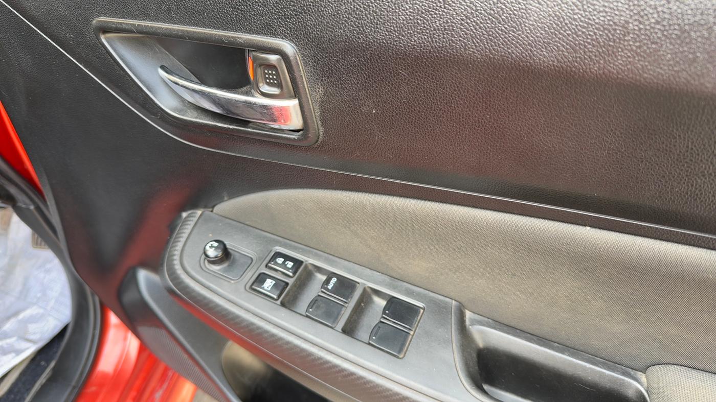 2019 Maruti Swift VXI, Petrol, Manual, 46,923 km, Driver Side Door Panel Controls