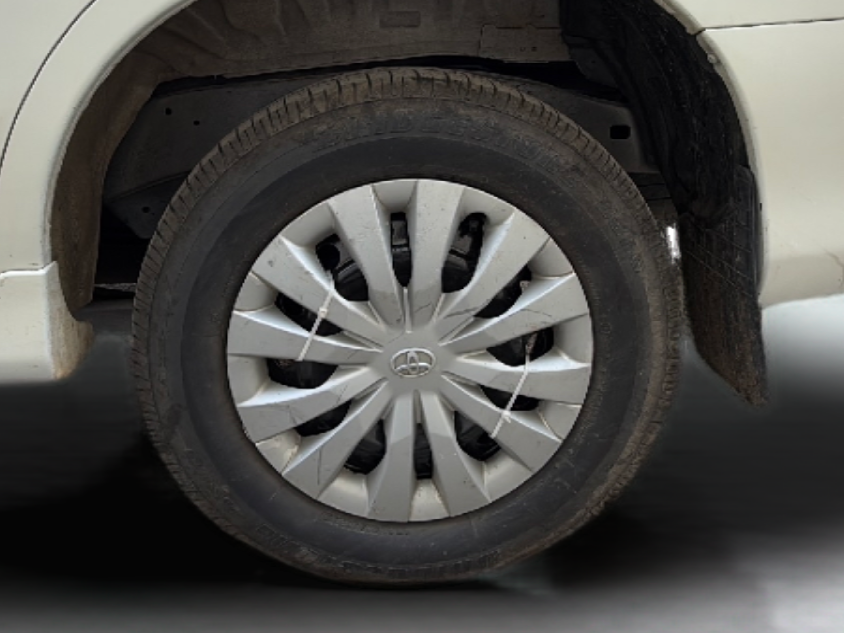 2016 Toyota Innova 2.5 G 8 STR, Diesel, Manual, 2,50,776 km, Left Rear Wheel