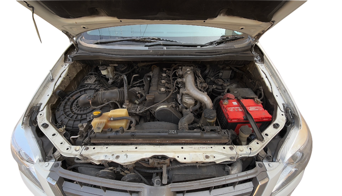 2016 Toyota Innova 2.5 G 8 STR, Diesel, Manual, 2,50,776 km, Open Bonnet