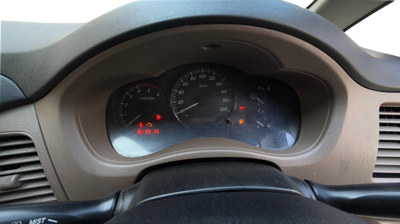 2016 Toyota Innova 2.5 G 8 STR, Diesel, Manual, 2,50,776 km, Odometer Image