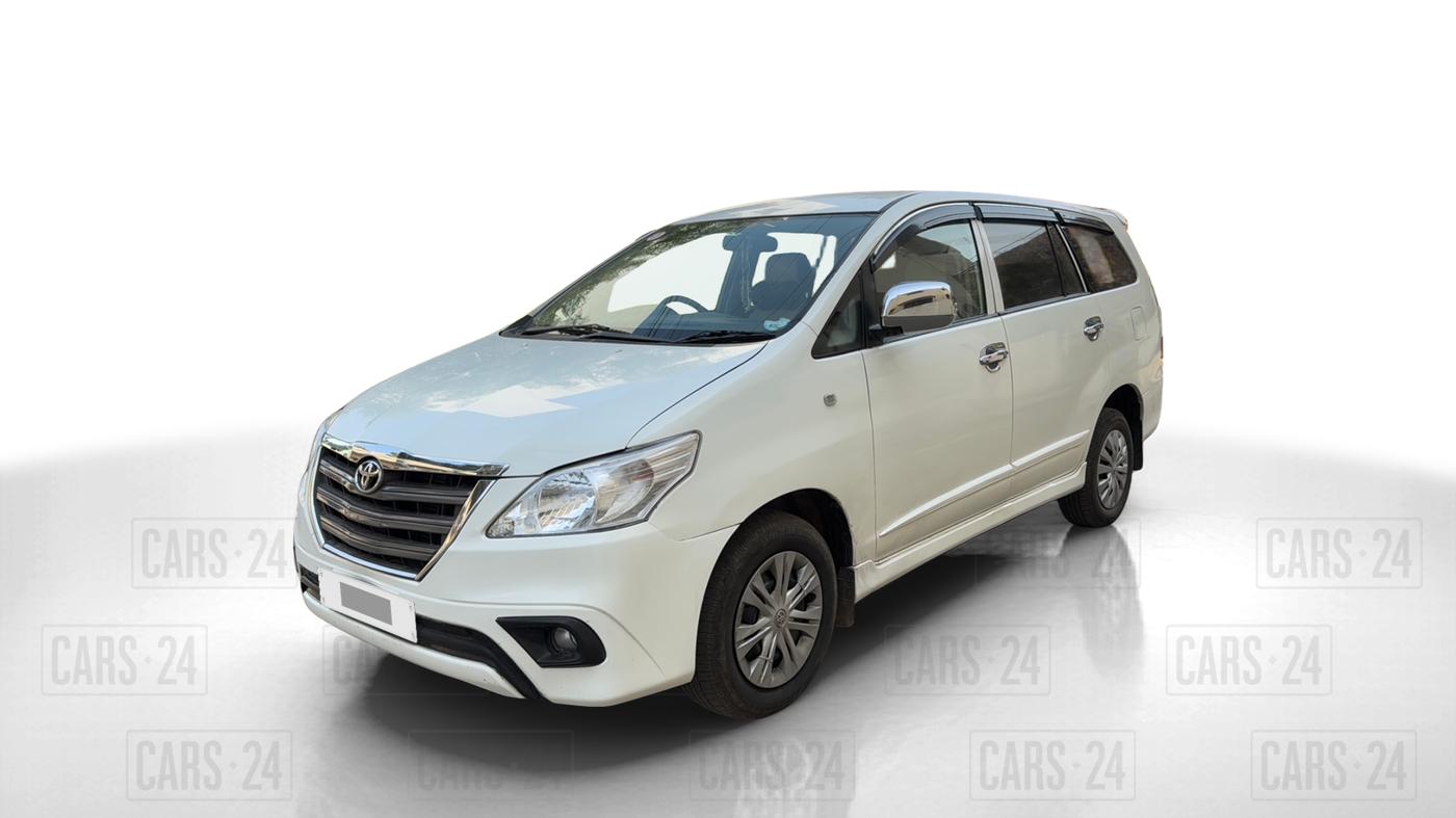 2016 Toyota Innova 2.5 G 8 STR, Diesel, Manual, 2,50,776 km, Left Front Diagonal