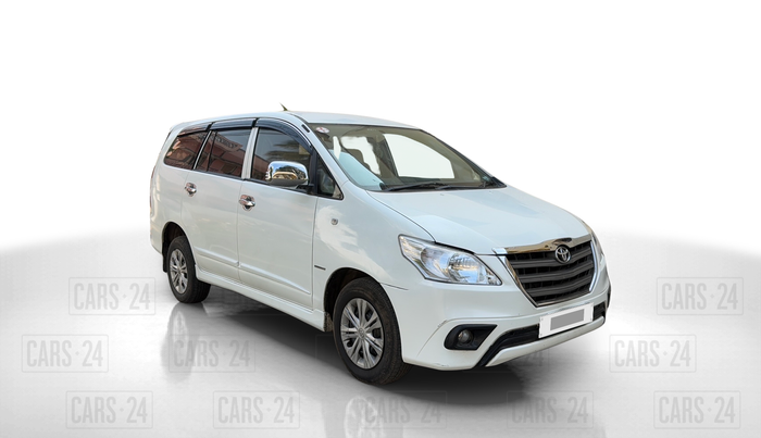2016 Toyota Innova 2.5 G 8 STR, Diesel, Manual, 2,50,776 km, Right Front Diagonal