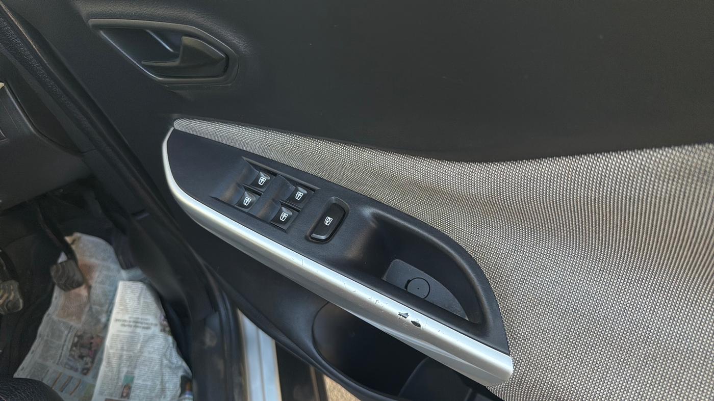 2021 Nissan MAGNITE XE, Petrol, Manual, 23,000 km, Driver Side Door Panel Controls