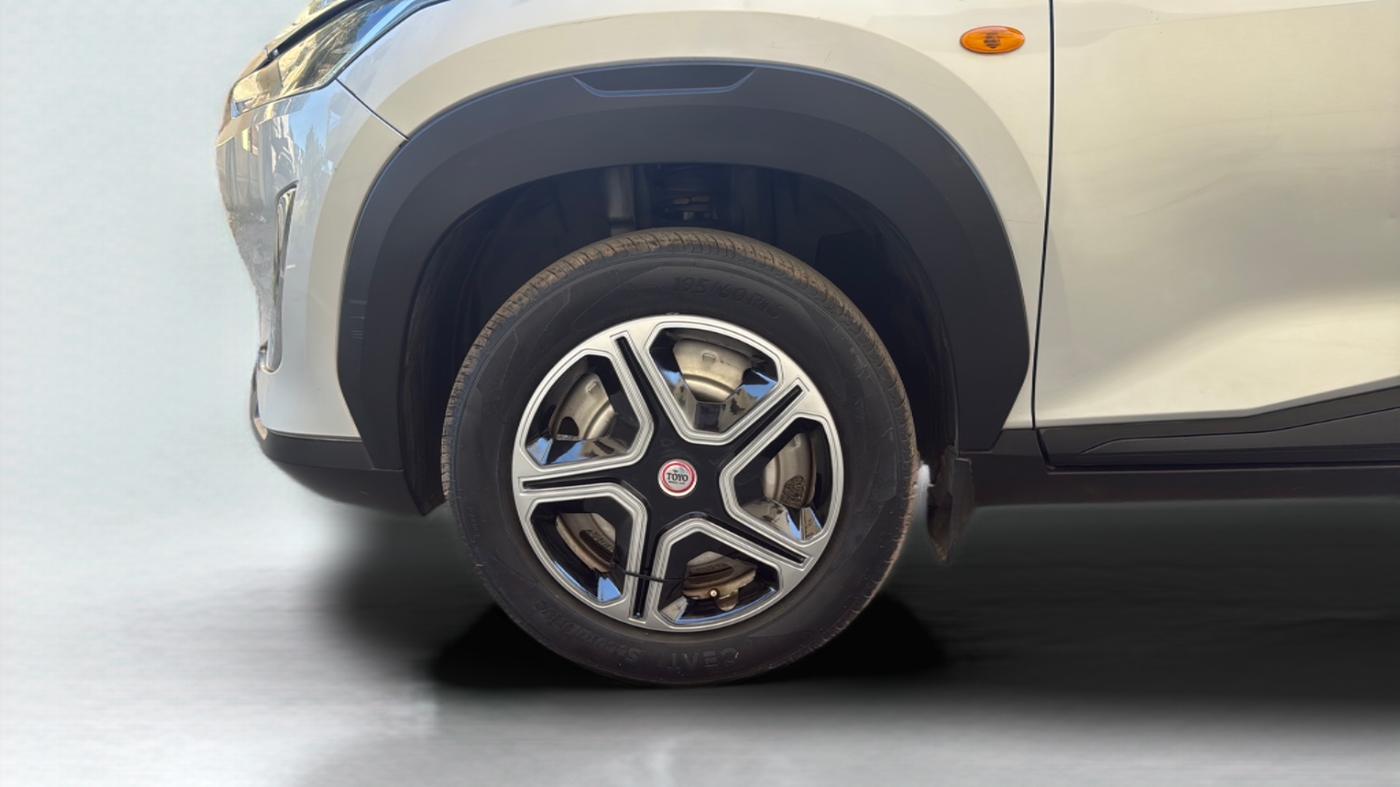 2021 Nissan MAGNITE XE, Petrol, Manual, 23,000 km, Left Front Wheel