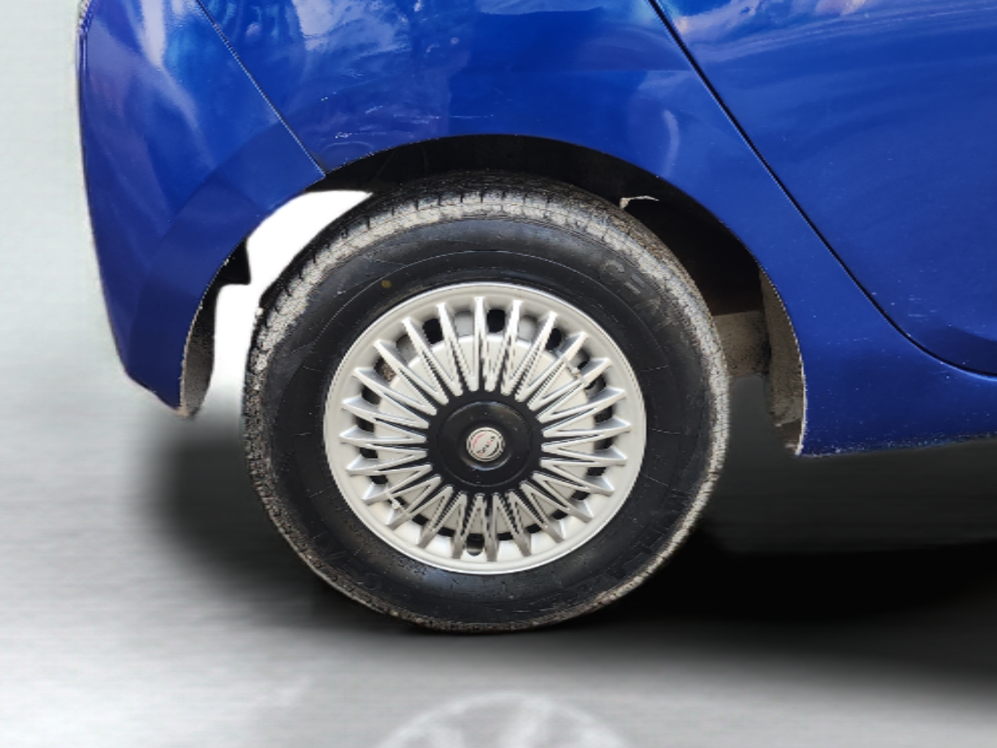 2016 Hyundai Eon D-LITE+, Petrol, Manual, 66,000 km, Right Rear Wheel