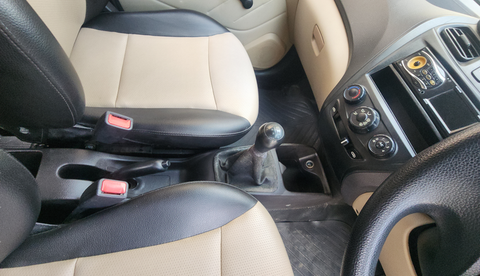 2016 Hyundai Eon D-LITE+, Petrol, Manual, 66,000 km, Gear Lever