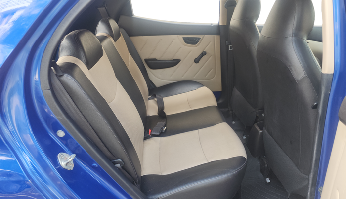 2016 Hyundai Eon D-LITE+, Petrol, Manual, 66,000 km, Right Side Rear Door Cabin