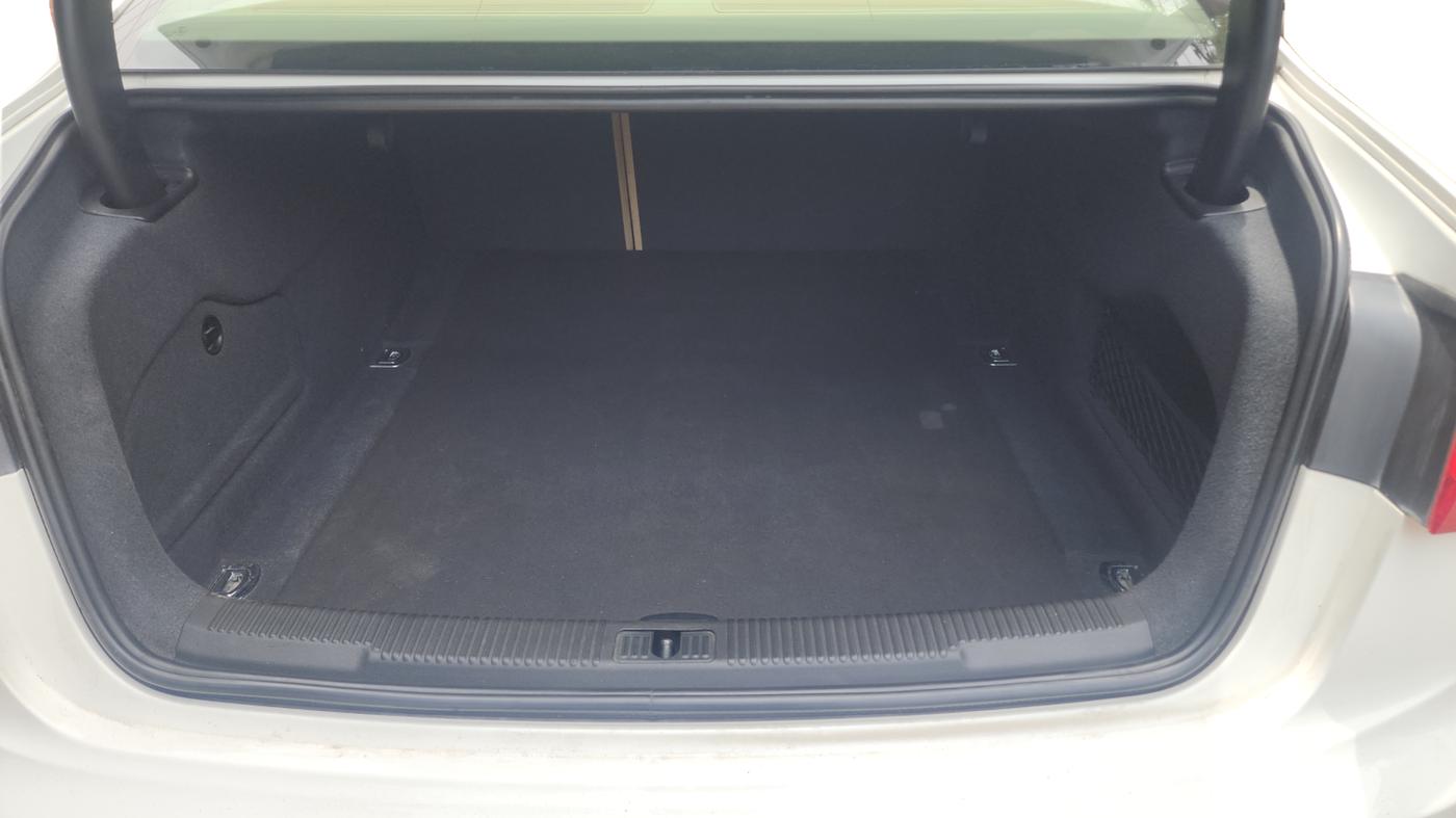 2012 Audi A6 2.0 TDI PREMIUM, Diesel, Automatic, 88,000 km, Boot Inside