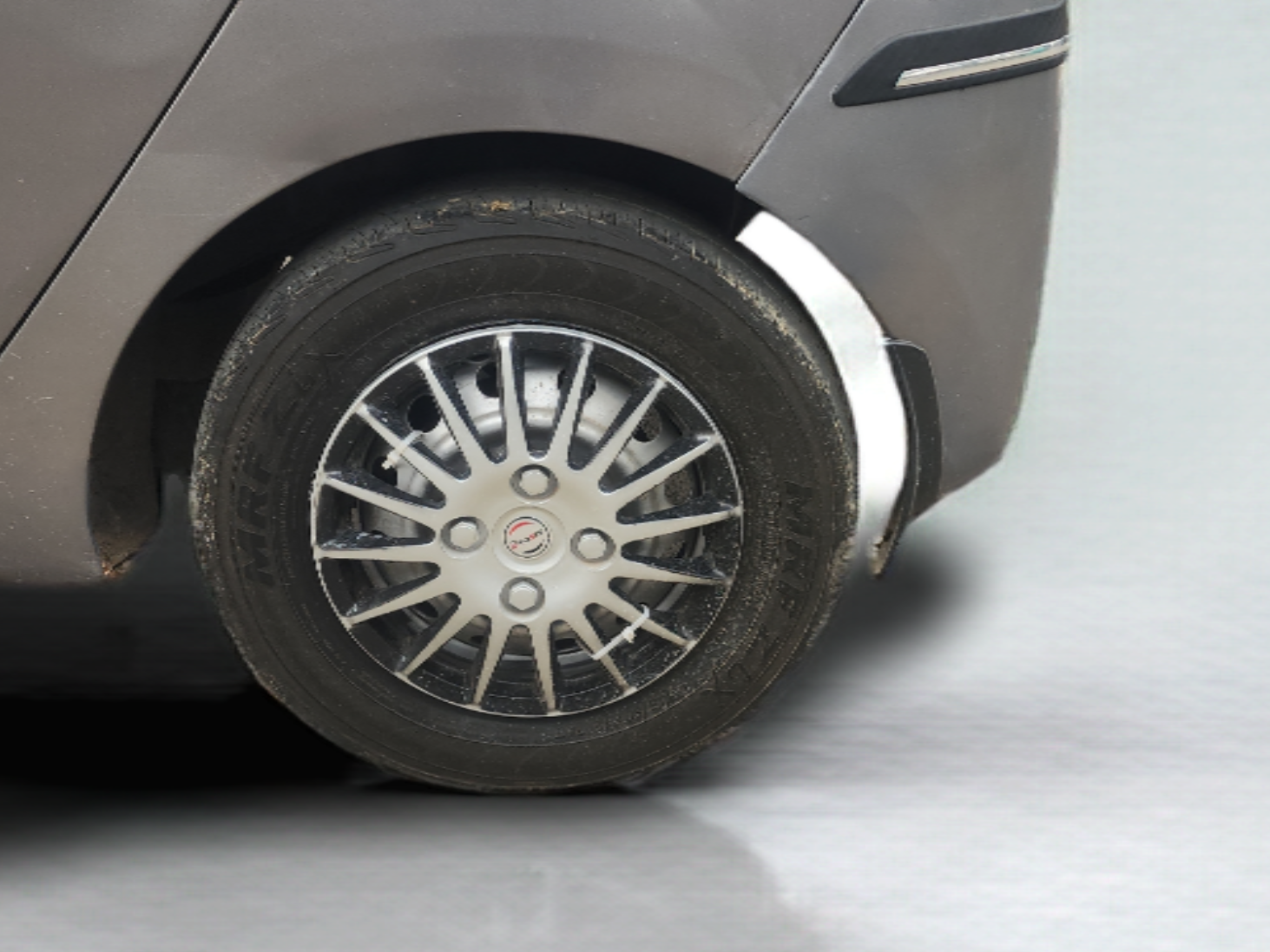 2012 Hyundai Eon ERA +, Petrol, Manual, 86,000 km, Left Rear Wheel