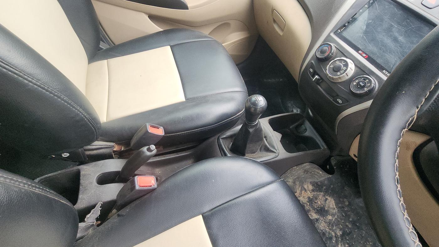2012 Hyundai Eon ERA +, Petrol, Manual, 86,000 km, Gear Lever