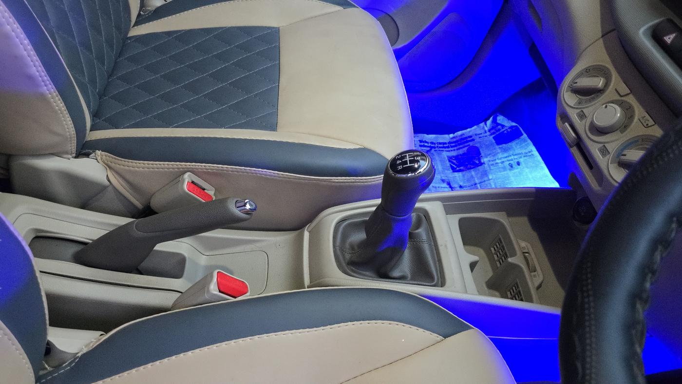 2022 Maruti Ertiga VXI SHVS, Petrol, Manual, 21,521 km, Gear Lever