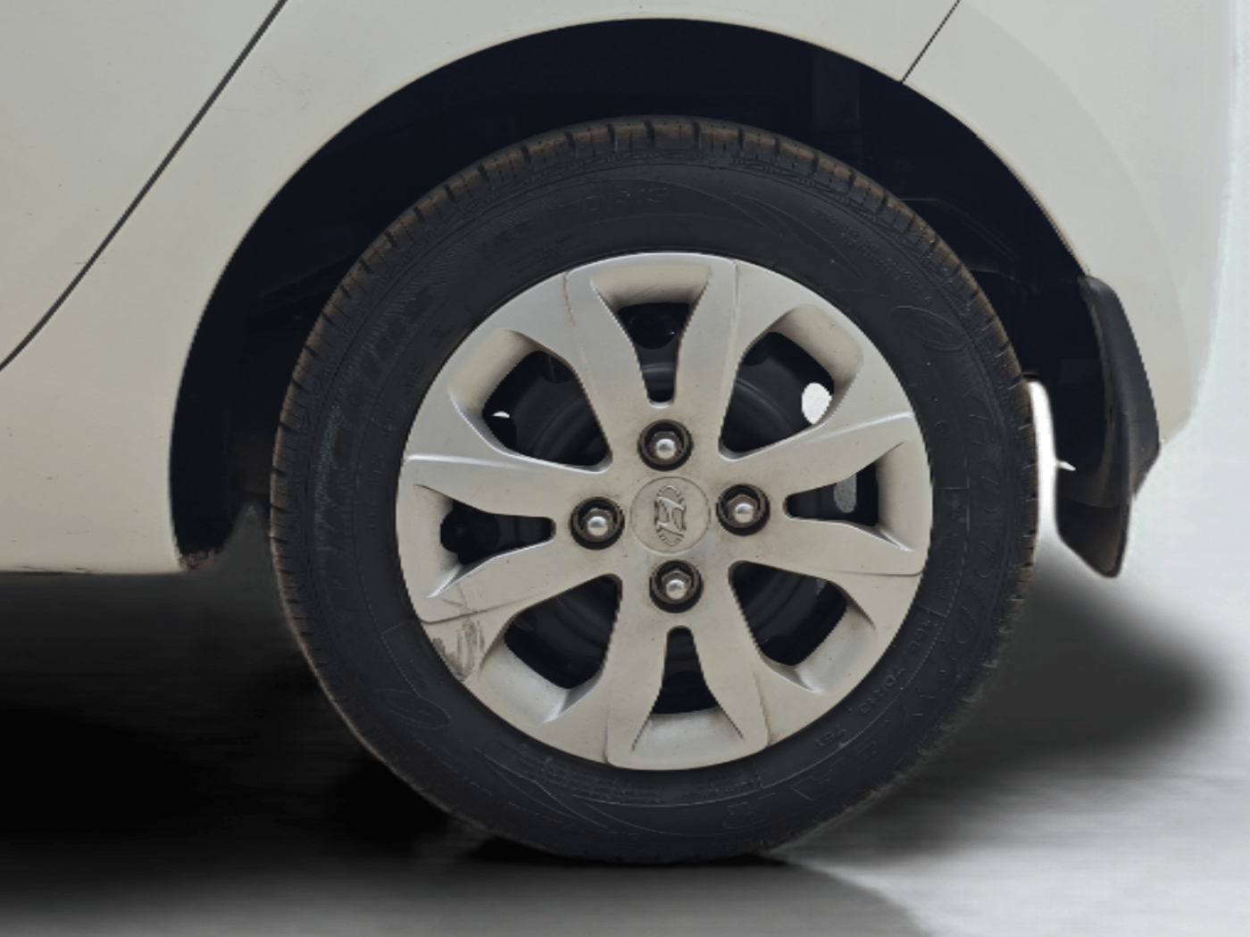 2014 Hyundai Eon 1.0 MAGNA +, Petrol, Manual, 68,826 km, Left Rear Wheel