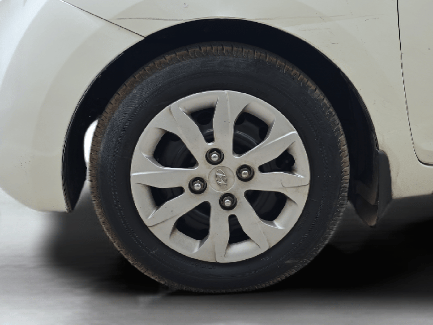 2014 Hyundai Eon 1.0 MAGNA +, Petrol, Manual, 68,826 km, Left Front Wheel
