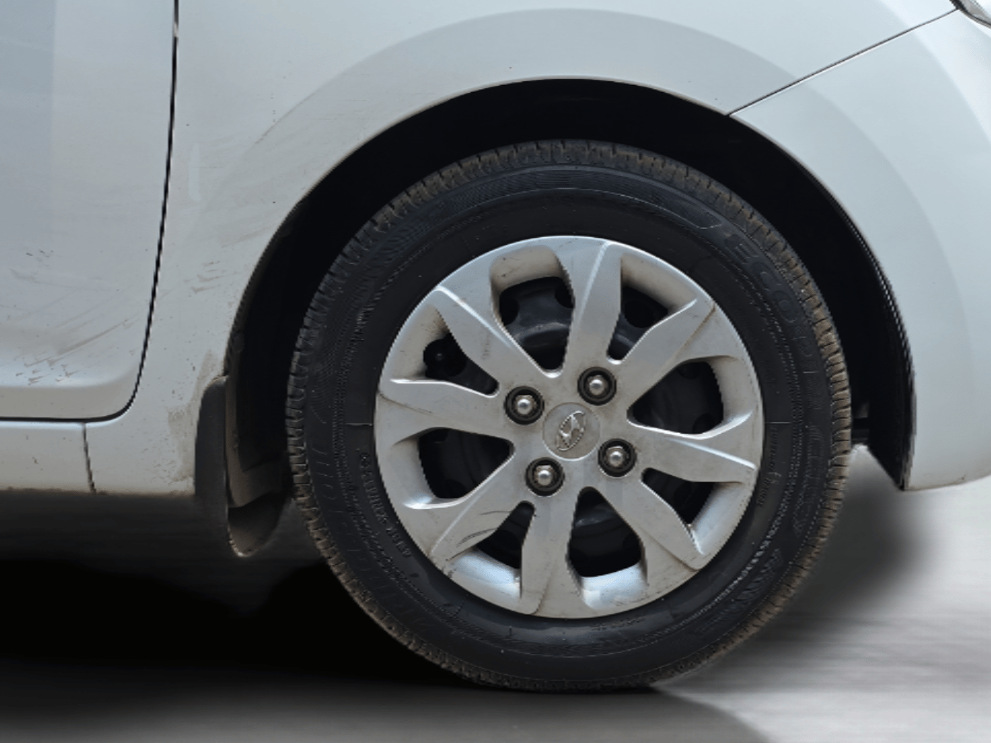 2014 Hyundai Eon 1.0 MAGNA +, Petrol, Manual, 68,826 km, Right Front Wheel
