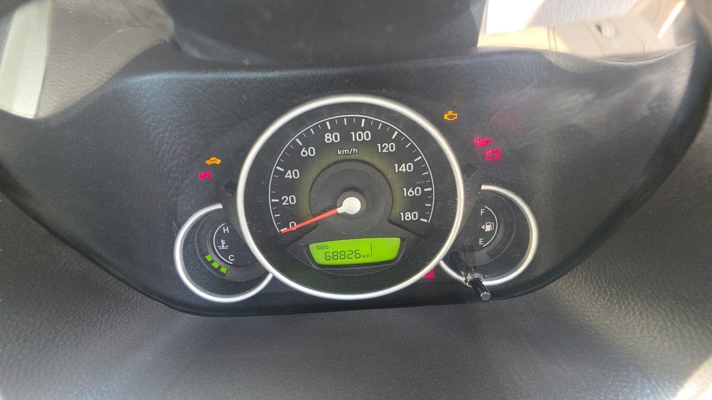 2014 Hyundai Eon 1.0 MAGNA +, Petrol, Manual, 68,826 km, Odometer Image