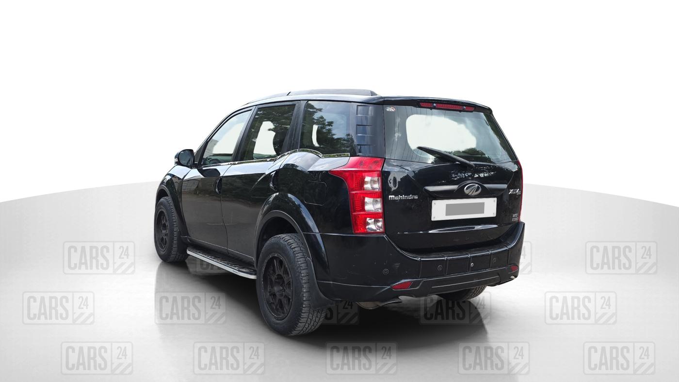 2017 Mahindra XUV500 W6 AT, Diesel, Automatic, 1,27,561 km, Left Back Diagonal