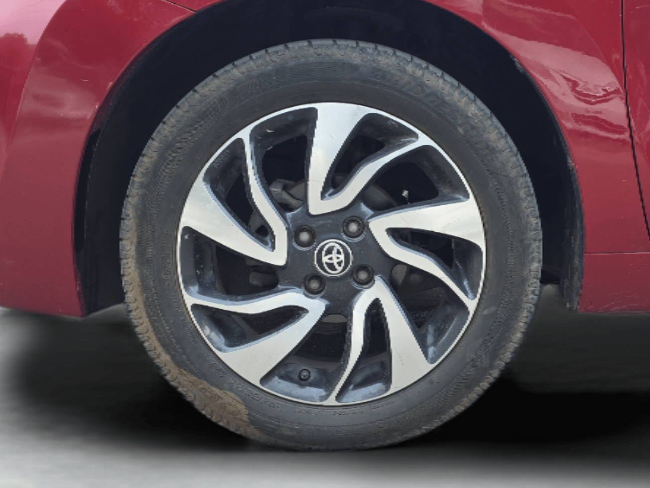 2021 Toyota Glanza V CVT, Petrol, Automatic, 85,000 km, Left Front Wheel