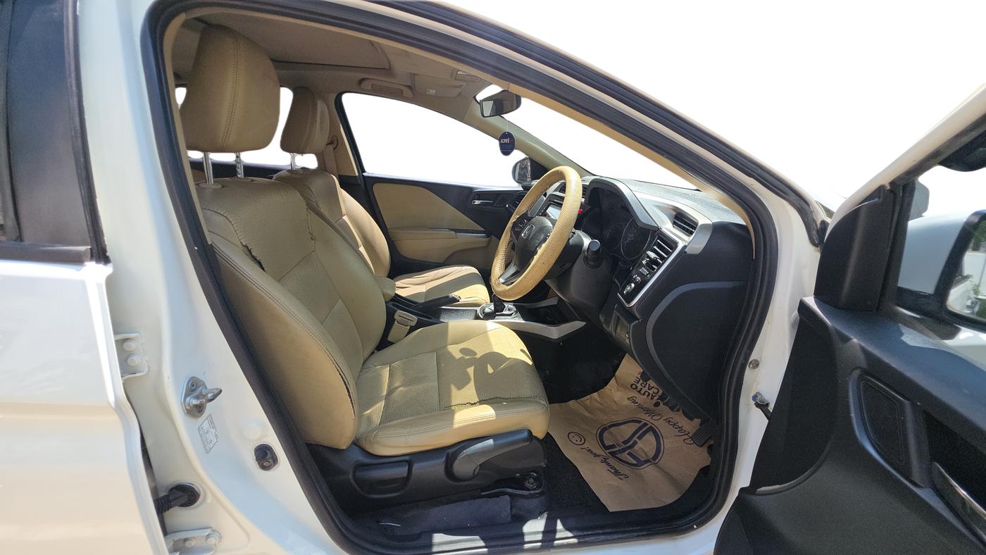 2016 Honda City 1.5L I-DTEC VX (O) MT, Diesel, Manual, 90,989 km, Right Side Front Door Cabin
