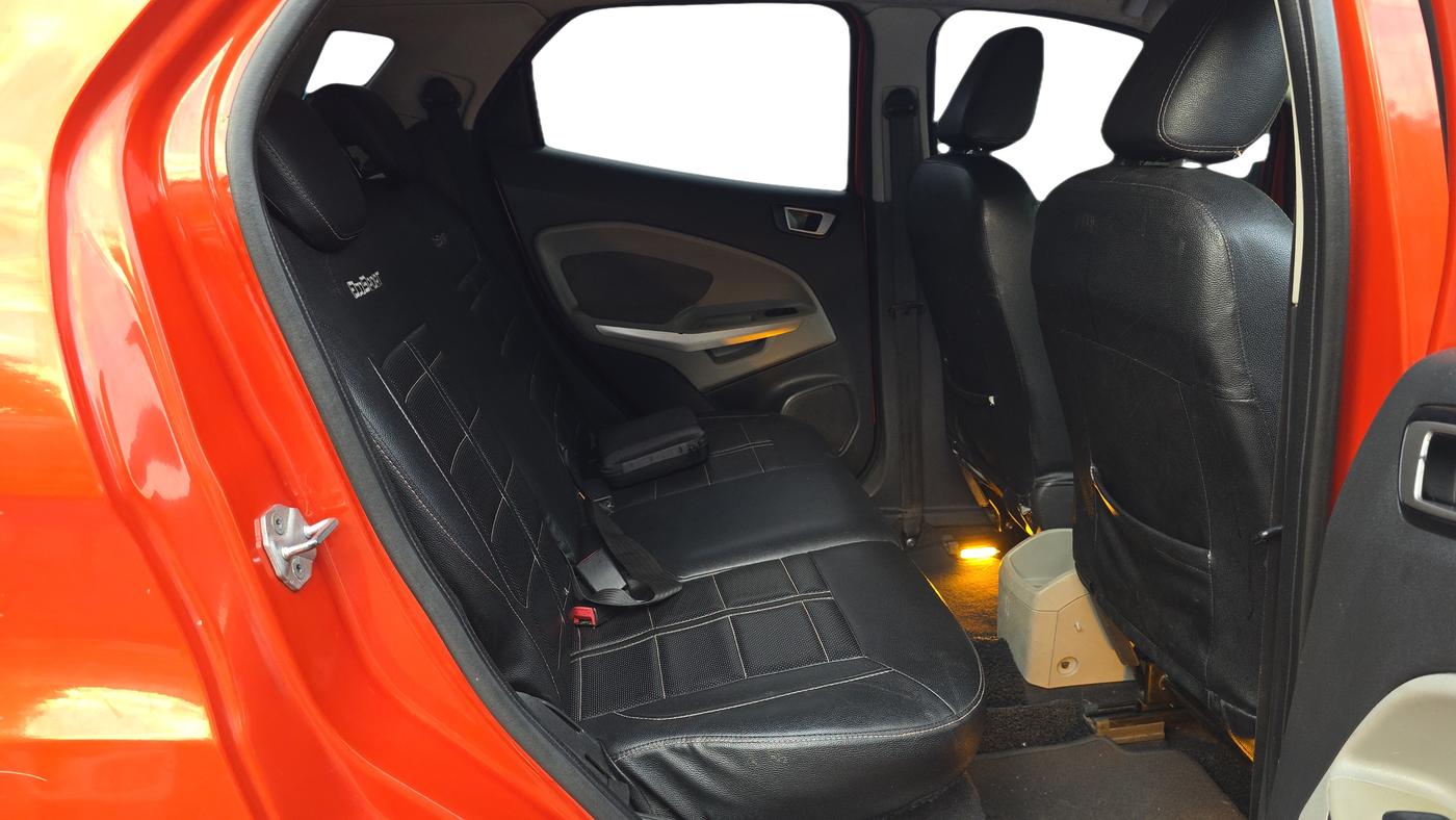 2014 Ford Ecosport TITANIUM 1.5L DIESEL, Diesel, Manual, 1,29,399 km, Right Side Rear Door Cabin