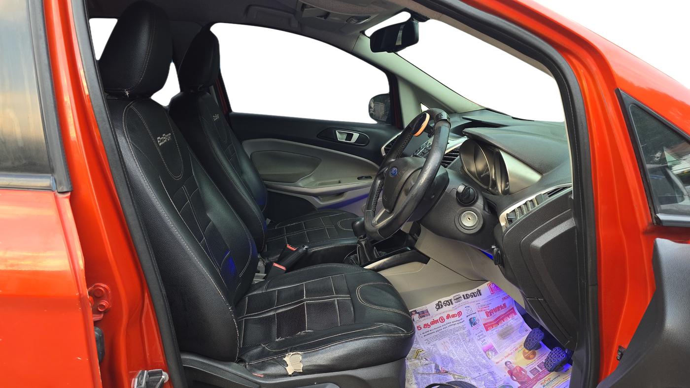 2014 Ford Ecosport TITANIUM 1.5L DIESEL, Diesel, Manual, 1,29,399 km, Right Side Front Door Cabin