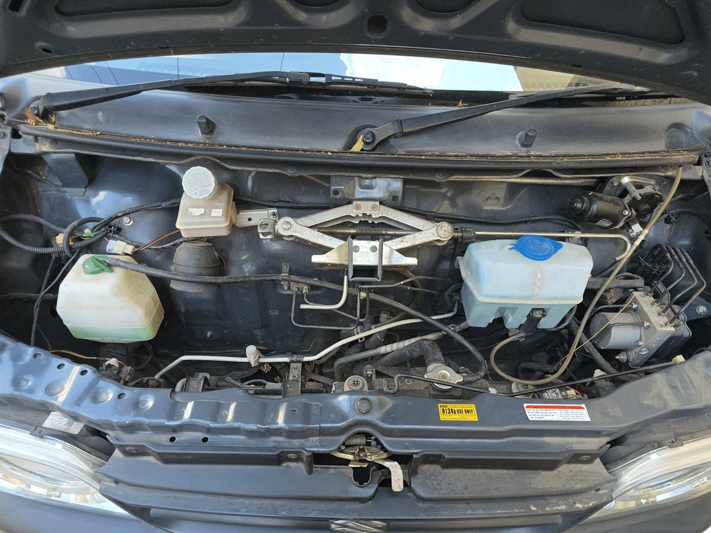 2022 Maruti Eeco 5 STR AC (O), Petrol, Manual, 47,000 km, Open Bonnet