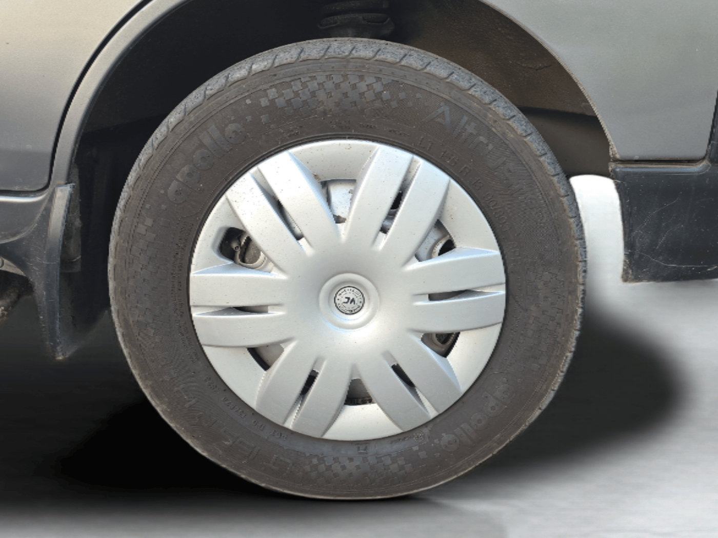2022 Maruti Eeco 5 STR AC (O), Petrol, Manual, 47,000 km, Right Front Wheel