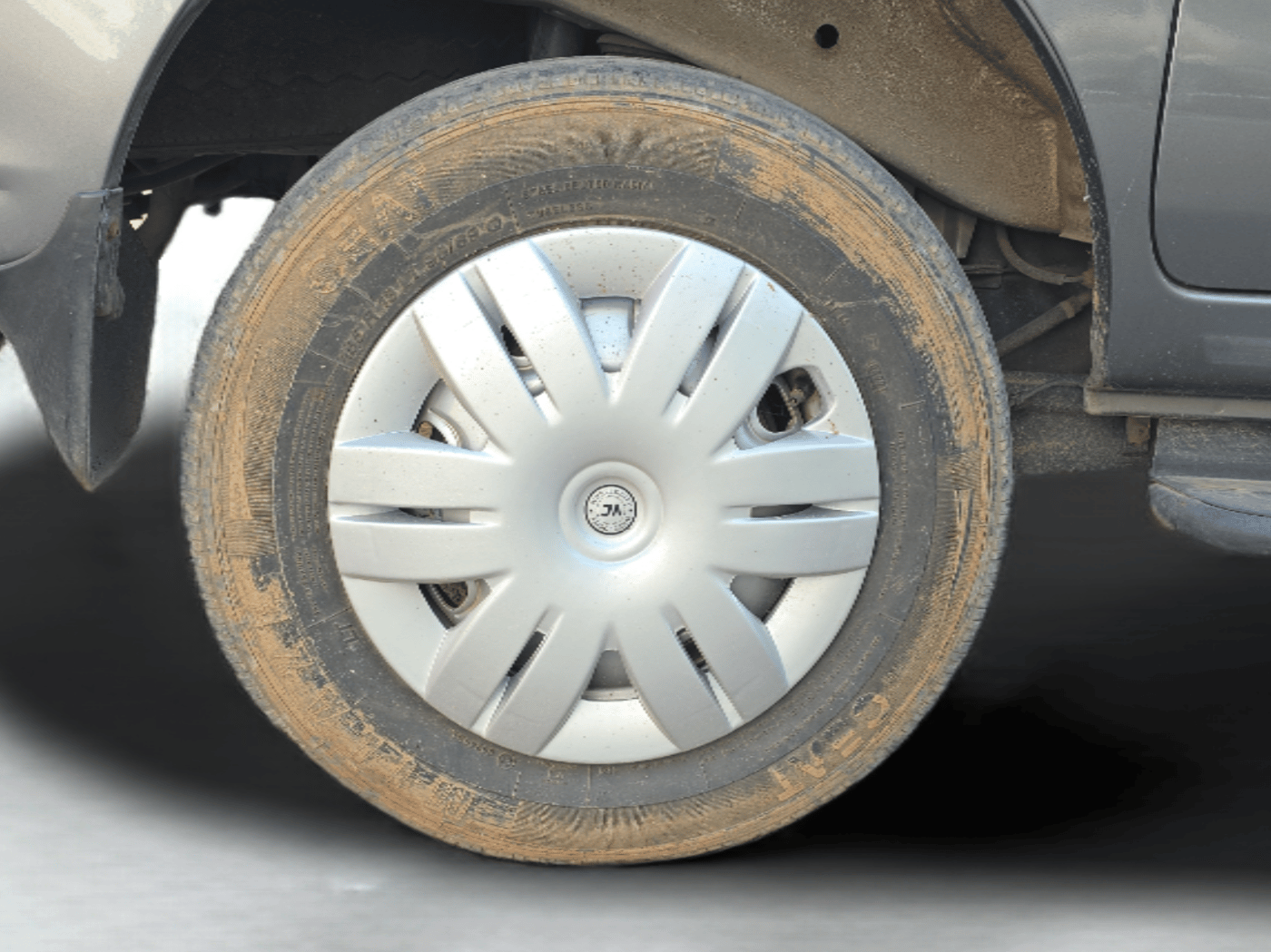 2022 Maruti Eeco 5 STR AC (O), Petrol, Manual, 47,000 km, Right Rear Wheel