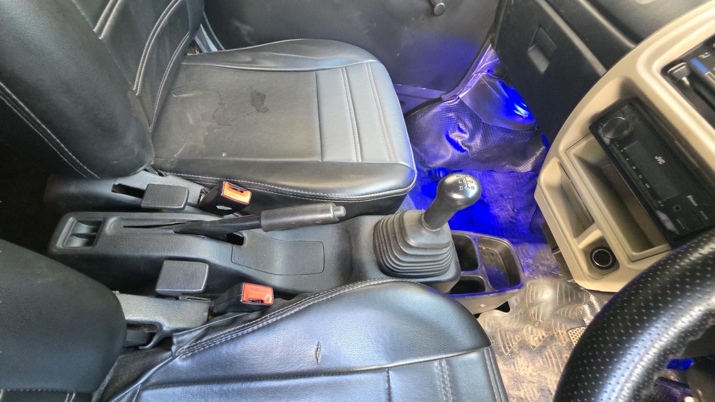 2022 Maruti Eeco 5 STR AC (O), Petrol, Manual, 47,000 km, Gear Lever