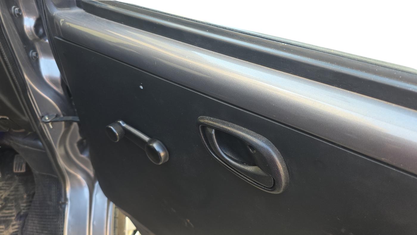 2022 Maruti Eeco 5 STR AC (O), Petrol, Manual, 47,000 km, Driver Side Door Panel Controls