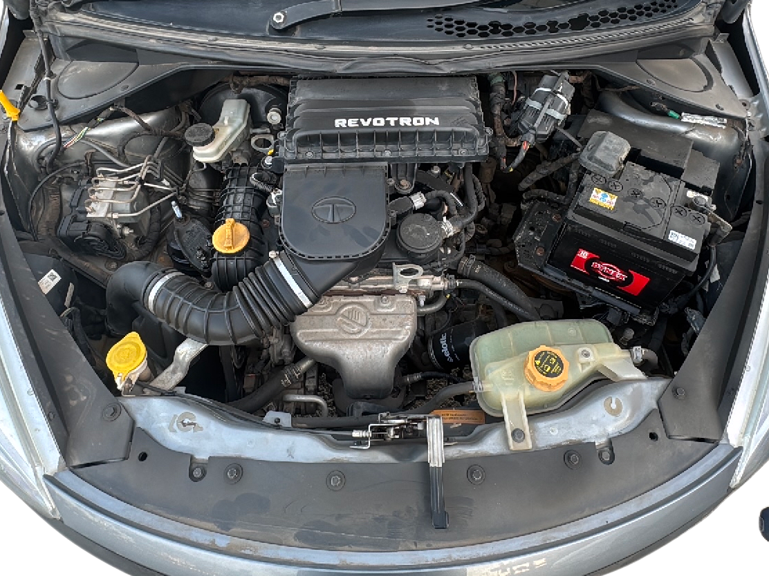2018 Tata Tiago XZ PETROL, Petrol, Manual, 64,730 km, Open Bonnet