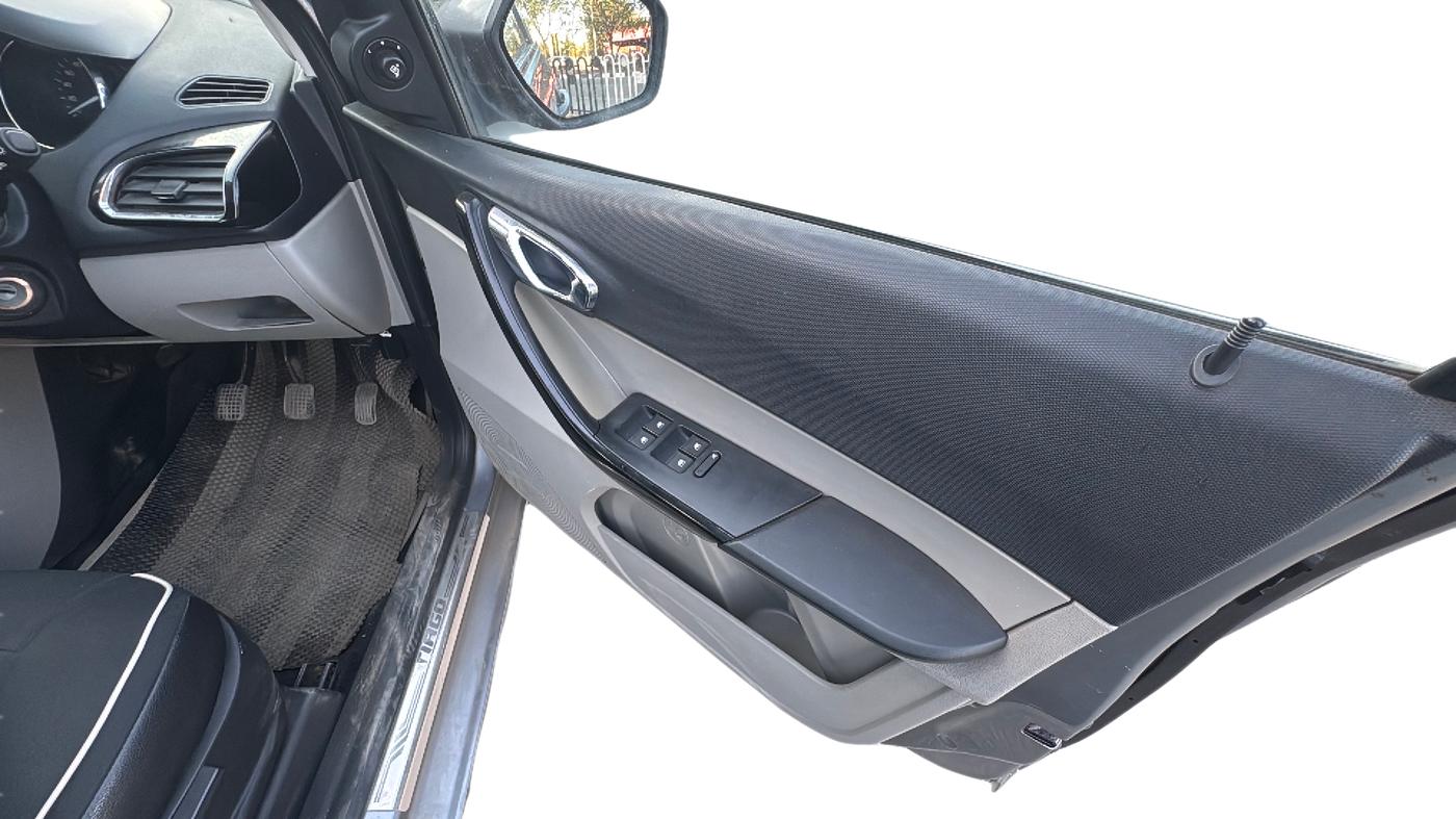 2018 Tata Tiago XZ PETROL, Petrol, Manual, 64,730 km, Driver Side Door Panel Controls